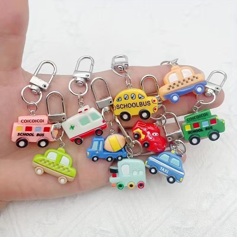 Phone Accessory - พวงกุญแจรถการ์ตูนเรซิน 10 ชิ้น เหมาะสำหรับตกแต่งกระเป๋าเดินทางและโทรศัพท์มือถือ เป็นตัวเลือกที่ดีที่สุดสำหรับของขวัญ